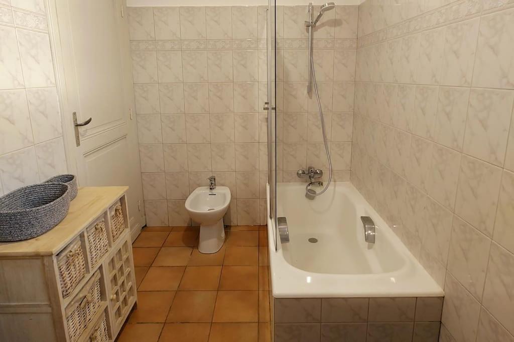 Entre Pierre Et Vigne - Charming Former Winery Farmhouse With Hot Tub & Swimming Pool Monestier  ภายนอก รูปภาพ